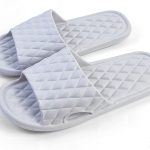 سكاي-تاتش شبشب حمام مضاد للانزلاق للجنسين، صنادل مسطحة ناعمة وخفيفة الوزن للاستخدام الداخلي والخارجي، مقاس 36-45