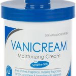 فاني كريم كريم مرطب للبشرة مع موزع مضخة - 16 اونصة سائلة (1 باوند) - تركيبة مرطب بدون مهيجات شائعة لذوي البشرة الحساسة