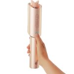 تايمو مكواة تجعيد اوتوماتيكية لاسلكية - عصا تمويج دوارة مضادة للحروق والتشابك لسهولة تجعيد الشعر، مكواة تجعيد الشعر من السيراميك محمولة وقابلة لاعادة الشحن بجهد مزدوج للشعر المتوسط (14-22 انش)