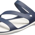 صندل سويفت ووتر W للنساء من كروكس، مقاس 39 EU، كحلي/أبيض