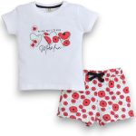 طقم بيجامة مكون من تيشرت وشورت مطبوع للبنات الصغيرات من فيكتور اند جين، SS24GPJST221