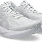 اسيكس حذاء رياضي للنساء من نوفابلاست 5