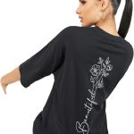 تيشيرت بكتف منسدل وطبعة جميلة من الخلف للنساء من ستايلي