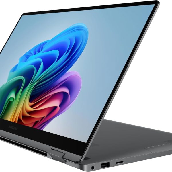 سامسونج لابتوب جالكسي بوك 5 360 كوبايلوت + بي دي بشاشة لمس FHD AMOLED 15.6 انش، 16GB / 512GB، مكبرات صوت دولبي اتموس رباعية وبطارية تدوم طوال اليوم، NP750QHA-KA1US، رمادي