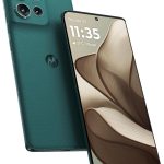 موتورولا ايدج 50 5G، ذاكرة RAM 12GB+12GB، روم 512GB، سناب دراغون 7 الجيل الاول، شاشة 6.66 انش pOLED 120Hz، اندرويد 14، اخضر جانجل مع سماعات موتو مجانية، علامة موتو وحماية من تلف الشاشة