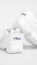 ⁦حذاء رياضي نسائي منخفض الرقبة من Fila⁩ - الصورة ⁦6⁩