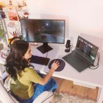 ⁦HP لابتوب العاب فيكتس 15.6 انش 144Hz FHD، AMD رايزن 5 7535HS، 32GB DDR5 RAM، 1TB SSD، AMD راديون RX 6550M، بيتس RTX 2050، كيبورد باضاءة خلفية، ويندوز 11 برو، فضي ميكا⁩ - الصورة ⁦3⁩