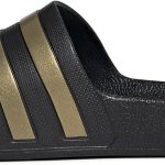 حذاء في اس بيس رياضي للرجال من اديداس