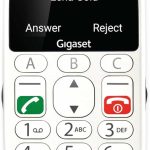 جيجاست جوال GL390 ابيض جي اس ام لكبار السن مع زر مكالمة طوارئ اس او اس، شاشة ملونة كبيرة 2.2 انش، ازرار مفردة كبيرة، سهل الاستخدام، متوافق مع المعينات السمعية، جوال صغير الحجم