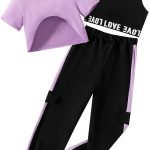 هيلينكر طقم ملابس للبنات مكون من 3 قطع مكون من توب قصير الاكمام وبلوزة قصيرة بحروف بدون اكمام وسروال رياضي