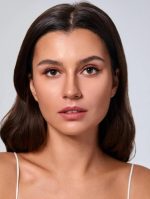 ⁦شيجلام قلم كونتور كريمي من سناتش اند ديفاين ستيك يدوم طويلا بتركيبة عالية الاصطباغ ومقاومة للعرق لنحت الوجه خفيف الوزن وناعم وطبيعي (جولدن صن)⁩ - الصورة ⁦3⁩