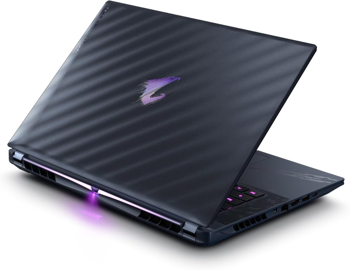 ⁦جيجابايت لابتوب اوروس ماستر 16 للالعاب - 240Hz 2560x1600 OLED - انفيديا جيفورس RTX 5070 Ti - انتل كور الترا 9 275HX - 1TB SSD مع 32GB DDR5 RAM - ويندوز 11 هوم AD (اوروس ماستر 16 BXH-C4USE64SH)⁩ - الصورة ⁦11⁩
