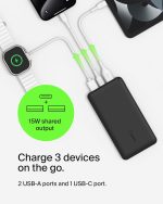 ⁦باور بانك محمول 10000 مللي امبير في الساعة من بيلكن، شاحن محمول USB-C 10K مع منفذ USB-C ومنفذي USB-A وبطارية شحن تصل الى 15 واط لاجهزة ايفون وسامسونج جالكسي وايربودز وايباد وغيرها - اسود⁩ - الصورة ⁦5⁩