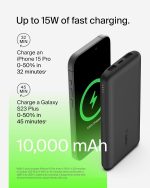 ⁦باور بانك محمول 10000 مللي امبير في الساعة من بيلكن، شاحن محمول USB-C 10K مع منفذ USB-C ومنفذي USB-A وبطارية شحن تصل الى 15 واط لاجهزة ايفون وسامسونج جالكسي وايربودز وايباد وغيرها - اسود⁩ - الصورة ⁦7⁩