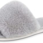 شبشب من الفرو الصناعي للنساء بتصميم زغبي مسطح ومنفوش ومفتوح عند الاصابع للاستخدام في الاماكن المغلقة والمفتوحة، صندل سهل الارتداء من الميموري فوم