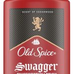 اولد سبايس لوشن لليدين والوجه والجسم للرجال، مرطب خفيف الوزن 24/7 برائحة مذهلة، امتصاص فوري، لجميع انواع البشرة، سواغر برائحة خشب الارز، 16 اونصة