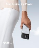 ⁦بطارية Anker المغناطيسية، شاحن محمول لاسلكي قابل للطي 5K مع حامل ومنفذ USB-C (على الجانب)، مخصصة فقط لـ MagSafe وiPhone 15/15 Plus/15 Pro/15 Pro Max وiPhone14/13 Series (اللون الأبيض).⁩ - الصورة ⁦4⁩