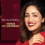 ⁦فيسز كندا احمر شفاه سائل مات برو من كومفي - رايز يور واين 03، 5.5 مل | يدوم لمدة 10 ساعات | لون كثيف | غني بزيت المكاديميا وزبدة الزيتون | خفيف الوزن فائق النعومة | لا يسبب الجفاف | بدون كحول⁩ - الصورة ⁦4⁩