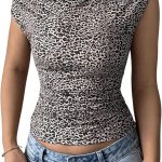 بلوزة قصيرة بقبة غير متساوية وأكمام قصيرة وقصة ضيقة بطبعة جلد الفهد للنساء من جورجليتر