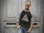 ⁦تي شيرت ديف ليبارد 80s Heavy Metal Band RocknRoll Brit Flag Logo Adult Raglan T⁩ - الصورة ⁦3⁩