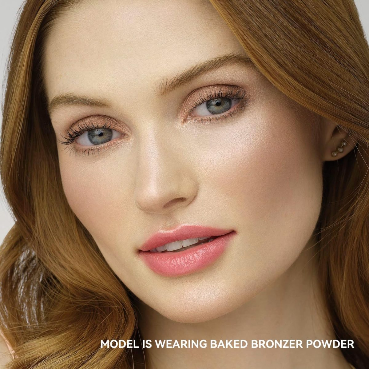 ⁦Baked Bronzer Powder, Longwear Face Makeup for Contours Cheeks, Cruelty-Free, Matte Finish, Buildable Coverage, 2 Blendable Shades⁩ - الصورة ⁦2⁩