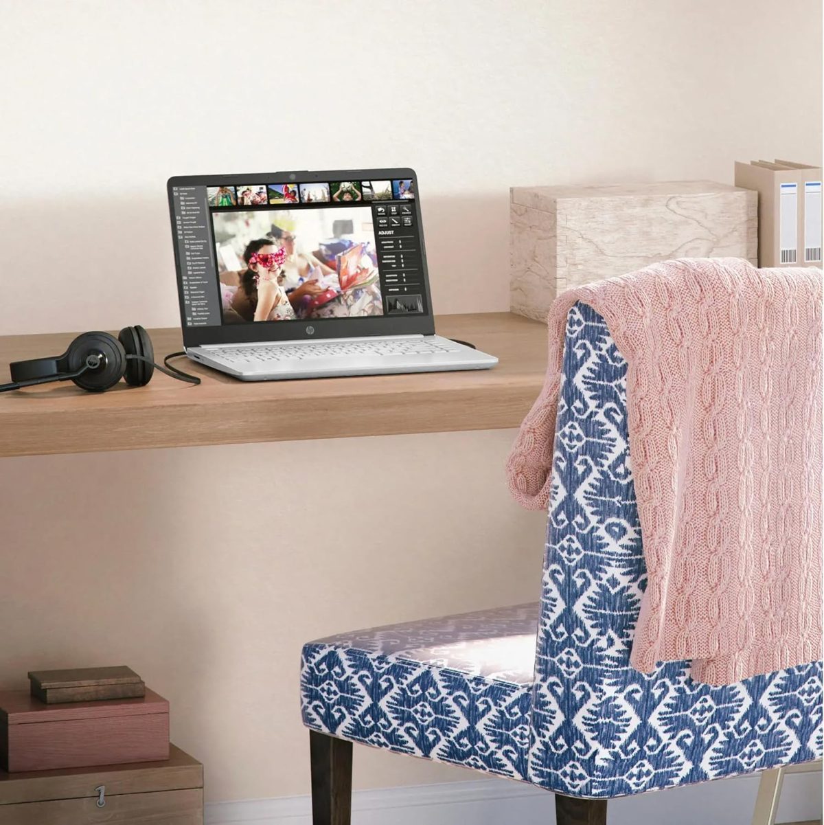 ⁦HP لابتوب اعمال 2025 للطلاب بشاشة HD 14 انش ومعالج انتل سيليرون رباعي النواة وRAM 16GB وذاكرة تخزين 320GB (بطاقة ذاكرة اي ام ام سي 64GB + بطاقة SD 256GB) واوفيس 365 لمدة عام وبطاقة رسومات انتل UHD⁩ - الصورة ⁦7⁩