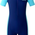 طقم ملابس سباحة للأطفال من كاراك مكون من قطعة واحدة بأكمام قصيرة للأولاد للحماية من الطفح الجلدي ومناسب للرياضات المائية