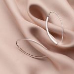 ⁦SLUYNZ 925 Sterling Silber Einfdler Ohrringe fr Damen Mdchen Tropfen Ohrringe Creolen Ohrhnger Hngend Ohrringe⁩ - الصورة ⁦4⁩
