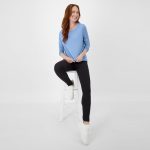 ⁦تيشيرت Hanes Sport النسائي بأكمام طويلة من DRI Performance⁩ - الصورة ⁦3⁩