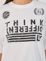 ⁦Styli Women's Slogan Printed Oversized Round Neck T-Shirt⁩ - الصورة ⁦4⁩