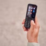 ⁦باناسونيك KX-TU250EXB 4G اسنشيالز موبايل اسنشيالز شاشة كبيرة بزر اس او اس بدون استخدام اليدين - اسود⁩ - الصورة ⁦2⁩