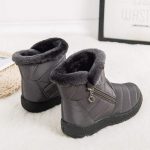 ⁦Women Snow Boots Winter, Ladies Solid Ankle Short Boots Waterproof Footwear Warm Shoes⁩ - الصورة ⁦4⁩