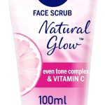 مقشر وجه طبيعي ناتشورال جلو من نيفيا يحتوي على كارتين وفيتامين C بسعة 100 مل 3 عبوات