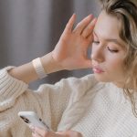 ⁦فانكل سوار سيليكون مغناطيسي متوافق مع سوار ساعة ابل 49/45/44/42/41/40/38 ملم، اساور سيليكون مصممة لسلسلة اي ووتش الترا/8/7/6/5/4/3/2/1/SE للنساء والرجال⁩ - الصورة ⁦8⁩
