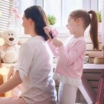 ⁦مجموعة فرش شعر للبنات من تيريفي، فرشاة شعر للاطفال الصغار، مشط وسادة هوائية مزينة بالترتر بتصميم يونيكورن كرتوني، مجموعة فرش شعر متشابكة مناسبة للشعر المجعد والطويل والقصير للاطفال والبنات، عبوة من⁩ - الصورة ⁦6⁩