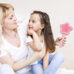 ⁦مجموعة فرش شعر للبنات من تيريفي، فرشاة شعر للاطفال الصغار، مشط وسادة هوائية مزينة بالترتر بتصميم يونيكورن كرتوني، مجموعة فرش شعر متشابكة مناسبة للشعر المجعد والطويل والقصير للاطفال والبنات، عبوة من⁩ - الصورة ⁦7⁩