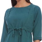 بلوزة نسائية بقصة عادية سادة من دايفيرس بقبة دائرية