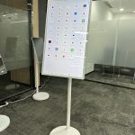 جيني تلفزيون ذكي محمول، 32 بوصة، اتصال لاسلكي، تلفزيون مباشر، حامل يعمل بالبطارية، جهاز تحكم عن بعد، ضمان لمدة عام، KB117-0408-25