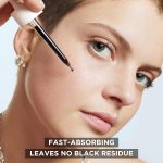 ⁦جارنيير سيروم فحم النياسيناميد 4% AHA + BHA (حمض الساليسيليك) من سكين اكتيف، يعمل على تجديد السطح وملمس البشرة الناعم، يحسن مظهر العلامات والعيوب، مناسب للبشرة الحساسة، 30 مل⁩ - الصورة ⁦2⁩