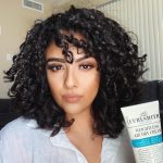 ⁦كيرلسميث - كريم تجفيف بالهواء خفيف الوزن - بلسم نباتي يترك على الشعر لأي نوع من أنواع الشعر، ينعم الشعر (2 اونصة سائلة)⁩ - الصورة ⁦4⁩