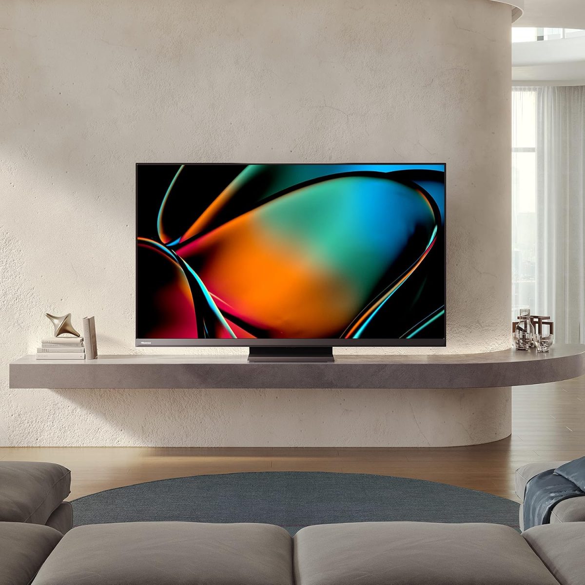 ⁦هايسينس تلفزيون ULED 65 بوصة - U8K - 144Hz RR، ميني LED برو، لون كوانتوم دوت، دولبي فيجن اي كيو، دولبي اتموس، نظام تشغيل فيدا U7⁩ - الصورة ⁦2⁩
