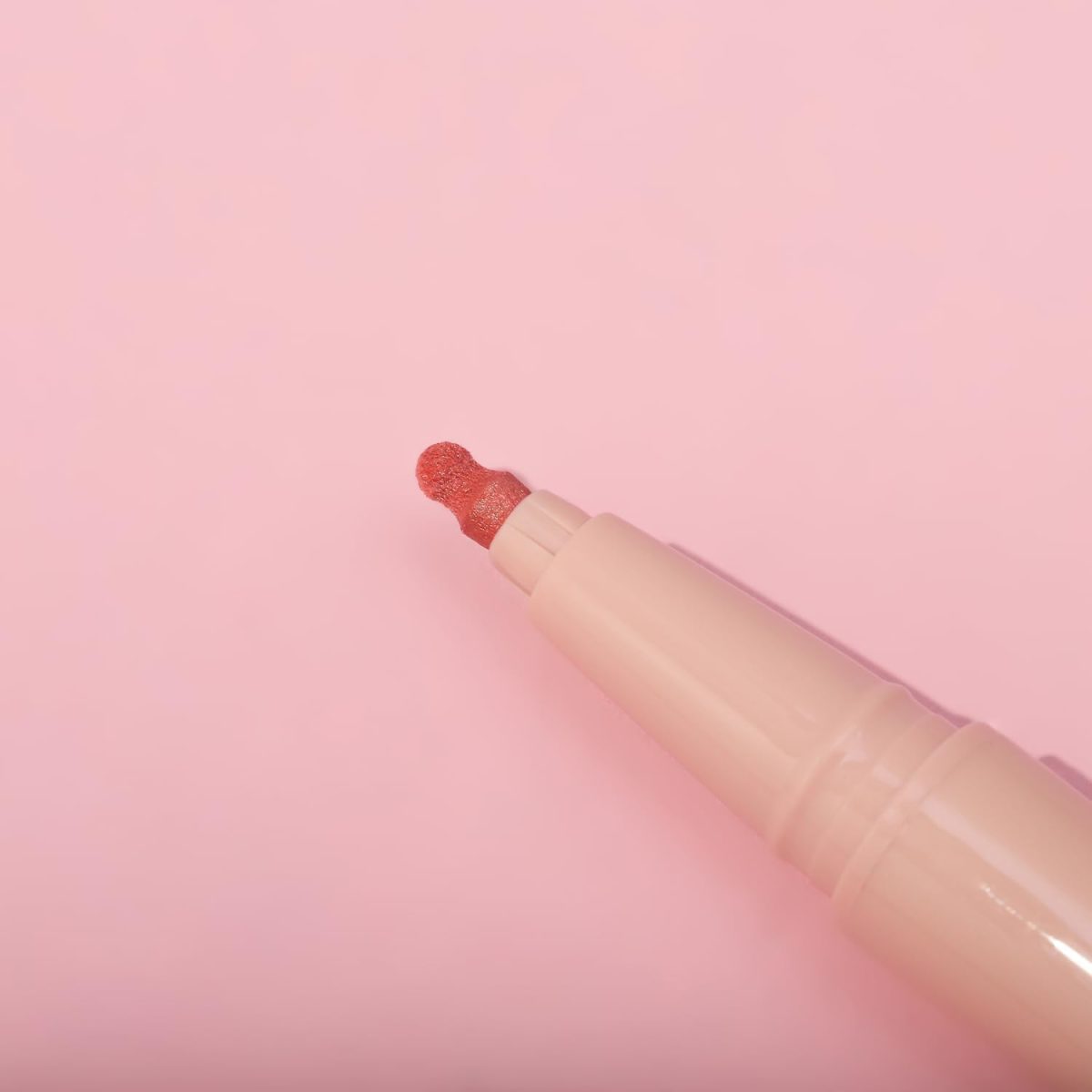 ⁦SWIUKPHE 6Pcs Liquid Waterproof Lip Liner Set, Lip Stain Tint Marker Pen, Gourd-Shaped Precise Chisel Tip for Smooth Application, Easy Glide, Nude Brown Matte Shades, Non-Feathering, Rich Color⁩ - الصورة ⁦7⁩