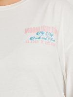 ⁦Styli Women's Plus Size Graphic Print Dropped Shoulder Oversized T-Shirt⁩ - الصورة ⁦5⁩