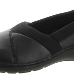 كلاركس حذاء لوفر للنساء من كورا تشارم