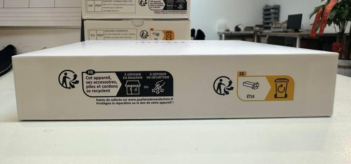 ⁦ارتفون جوال CF241A جي اس ام قابل للطي لكبار السن بازرار كبيرة ومفاتيح كبيرة وشاشة 2.4 انش واتصال سريع وكاميرا وزر طوارئ وبطارية 1300mAh ثنائي شرائح الاتصال - احمر⁩ - الصورة ⁦11⁩