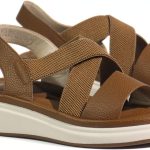 صندل مسطح للنساء من مونامي - صندل صيفي عالي الجودة مفتوح من الامام للنساء، صندل مشي مريح وخفيف الوزن للبنات والسيدات، وسادة قدم مبطنة ناعمة للارتداء اليومي