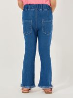 ⁦Styli Girls 2111403903 Flared Raw Hem Star Applique Jeans⁩ - الصورة ⁦4⁩