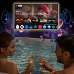 ⁦إليكسونج تلفزيون 43 بوصة مقاوم للماء بتصنيف IP65 لمقاومة المياه والغبار مع اضاءة LED 4 كيه الترا اتش دي، مراة فانيتي حديثة تلفزيون ذكي، تطبيقات مدمجة لمحطة المكياج والمنتجعات الصحية⁩ - الصورة ⁦3⁩