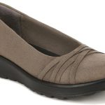 بيزيس حذاء لوفر سهل الارتداء للنساء من جودي، لون زيتي، مقاس 8