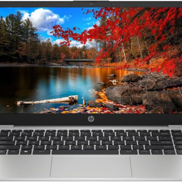 لابتوب HP 240 G10 الاحدث بشاشة FHD 14 انش ومعالج انتل كور i5-1335U جيل 13 وRAM DDR4 16GB وSSD NVMe PCIe 1TB وبطاقة رسومات انتل ايرس Xe وكيبورد باضاءة خلفية وويندوز 11 وتربو فضي